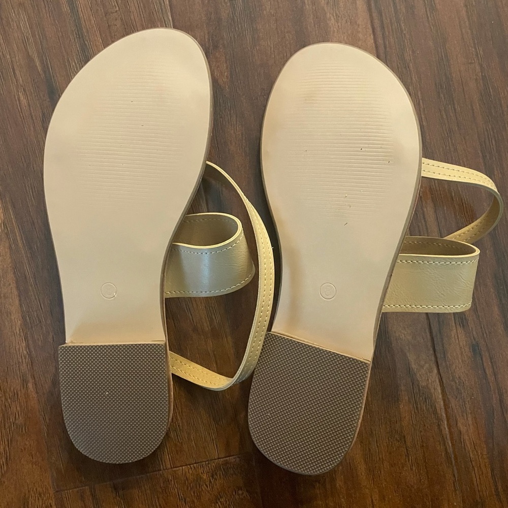 Bakers Sandals - Picture 2 of 2